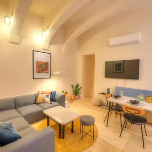 https://136-stylish-traditional-1-bedroom-apartment.qawrahotelsmalta.org