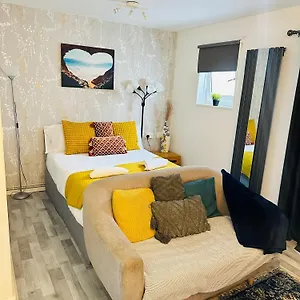 https://apt-studio-in-london-bethnal-green.brighton-hotels-england.com